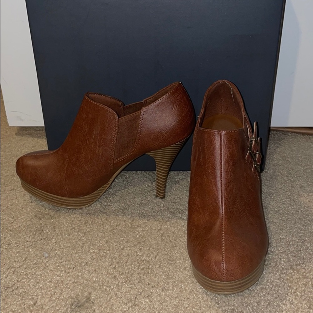 Brown ankle booties - Size 6.5
